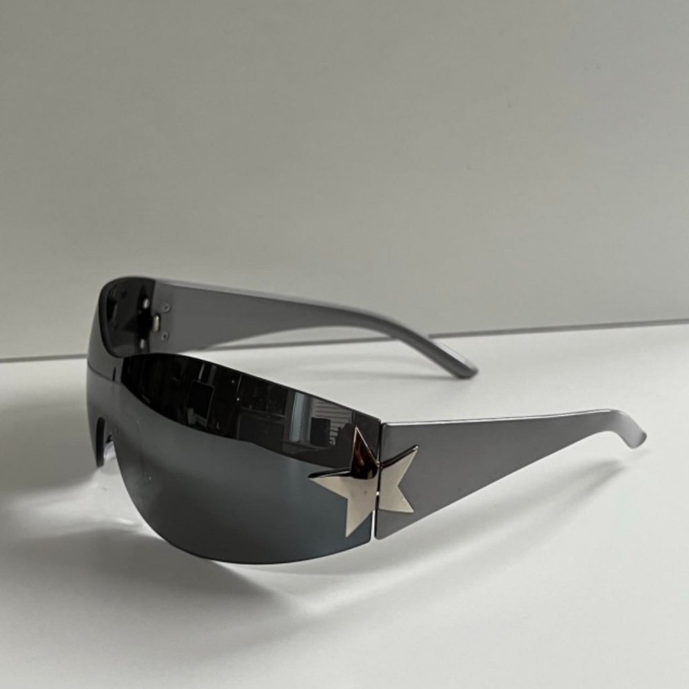 Y2K 2000s vintage style silver gray frameless star women's sunglasses